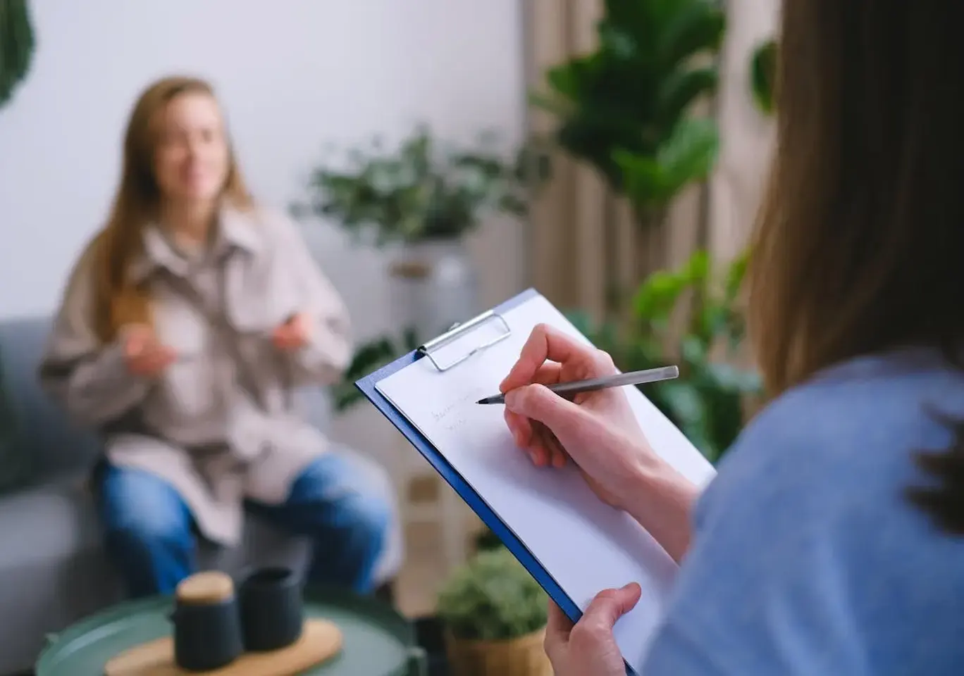 Psychiatra Suwałki, konsultacja prywatna: wywiad z pacjentką i notatki specjalisty
